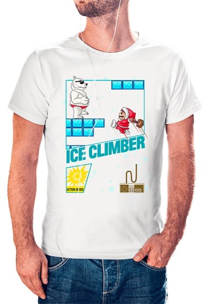 polera blanca de hombre con diseño de caratula de ice climber de nes versión moderna