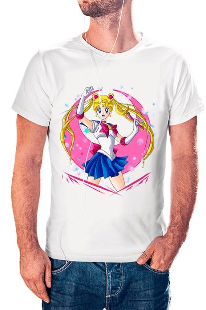 polera blanca de hombre con diseño de Sailor Moon con símbolo de Sailor Scouts