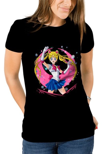 polera negra de mujer con diseño de Sailor Moon con símbolo de Sailor Scouts