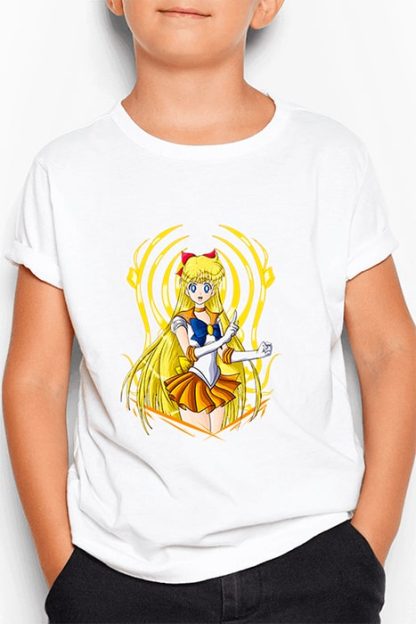 polera blanca de niño con diseño de Sailor Venus con cintas de Sailor Scouts